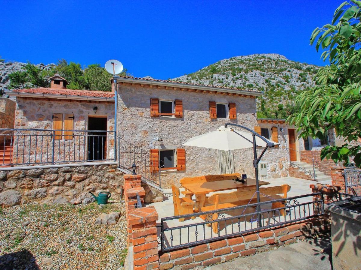 Lovely Holiday Home In Starigrad Exterior photo