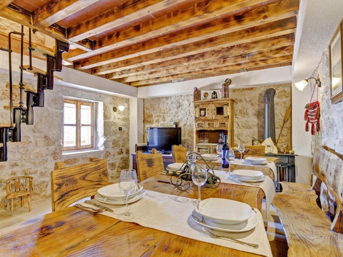 Lovely Holiday Home In Starigrad Exterior photo