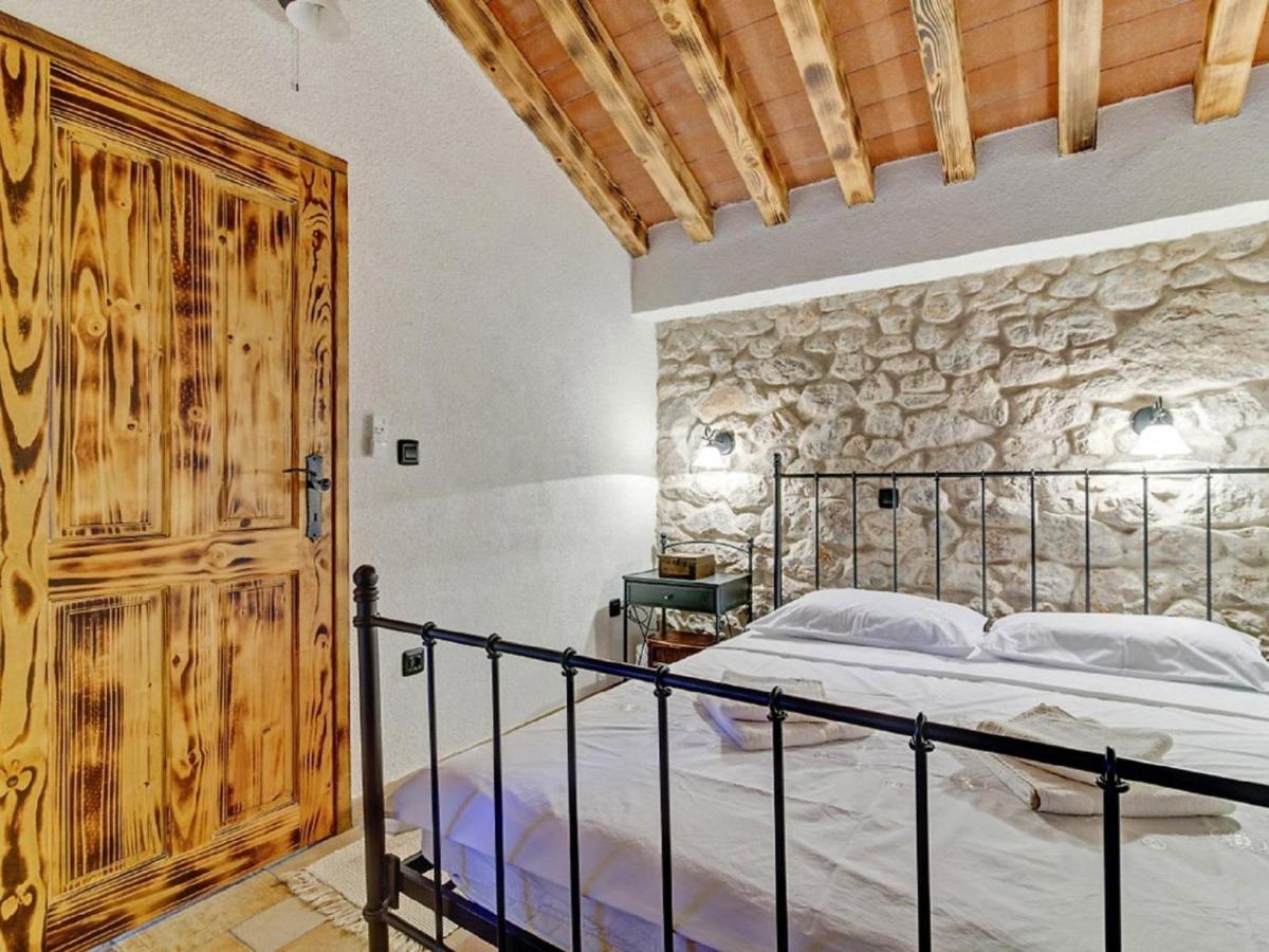 Lovely Holiday Home In Starigrad Exterior photo
