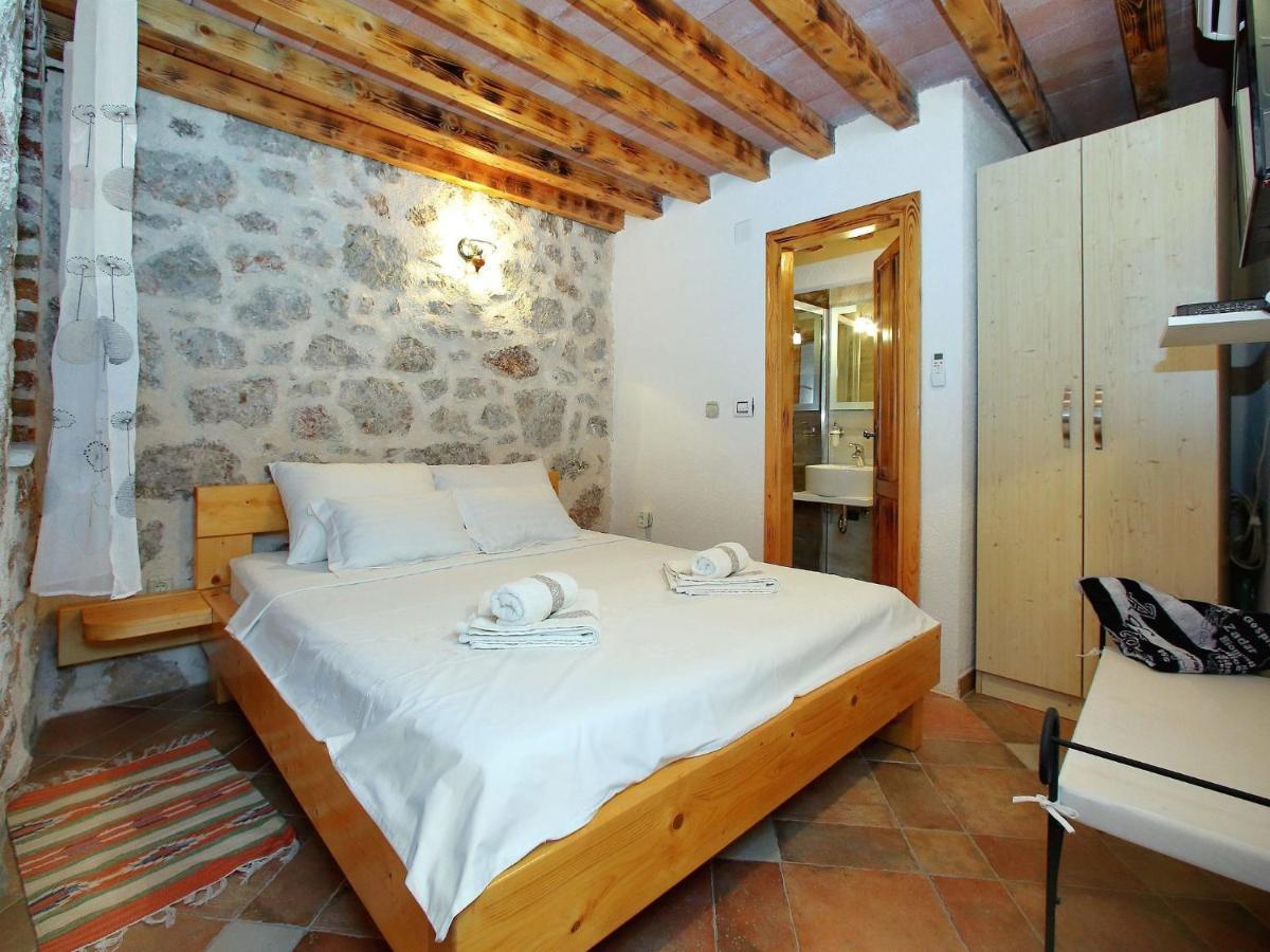 Lovely Holiday Home In Starigrad Exterior photo
