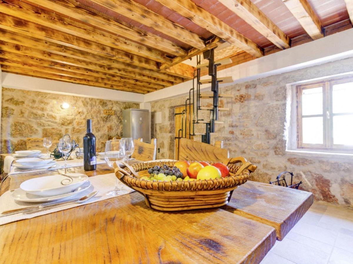 Lovely Holiday Home In Starigrad Exterior photo